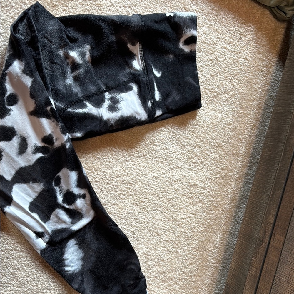 Stylish Black and White leggings